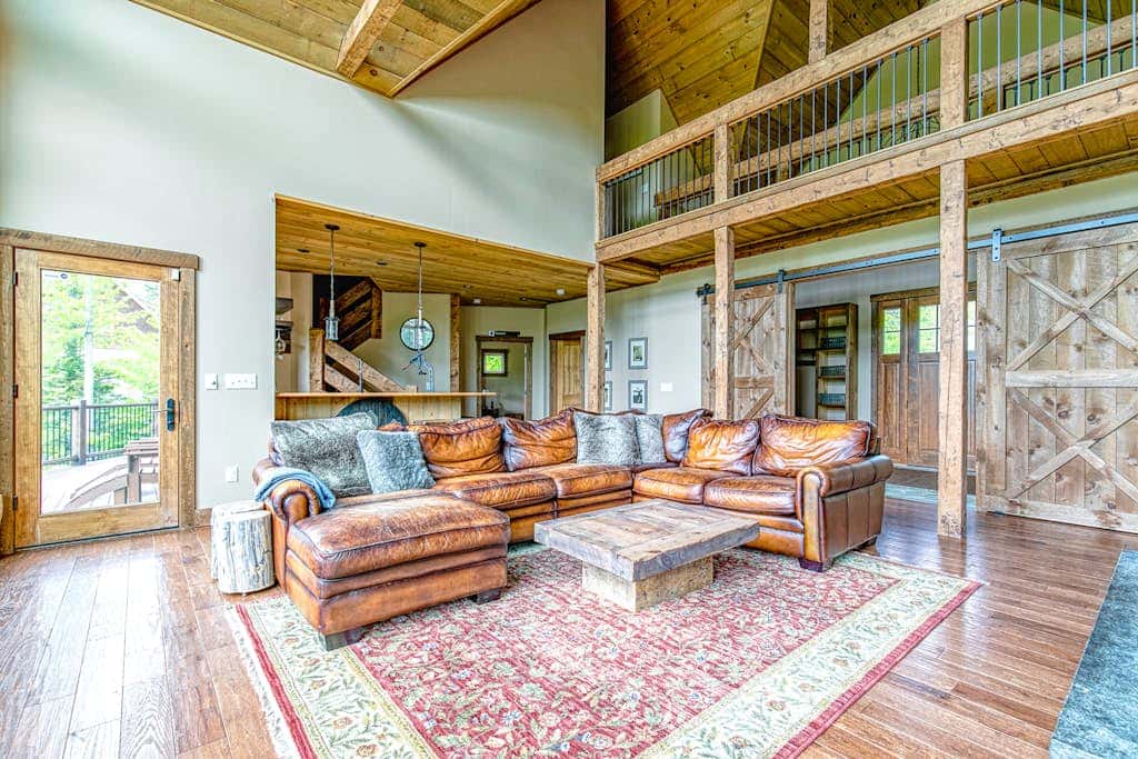 Mountain Estate Family Getaway