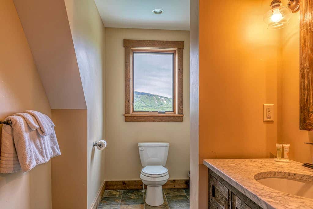 Mountain Estate Family Getaway