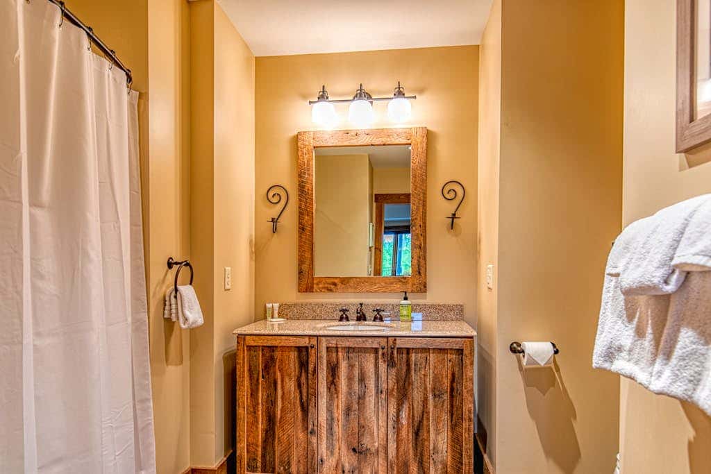 Mountain Estate Family Getaway