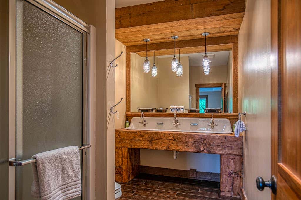Mountain Estate Family Getaway