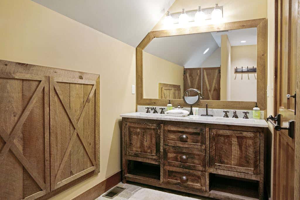 Mountain Estate Family Getaway