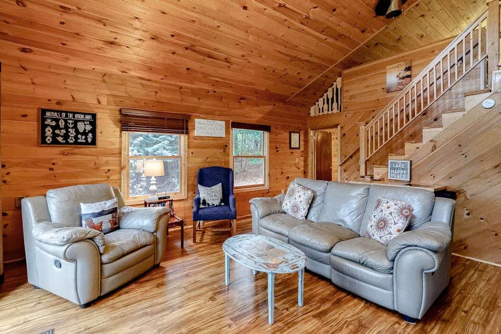 Fantastic Lakefront Cabin W/ Free WiFi, Three Kayaks, Private Dock, & Firepit