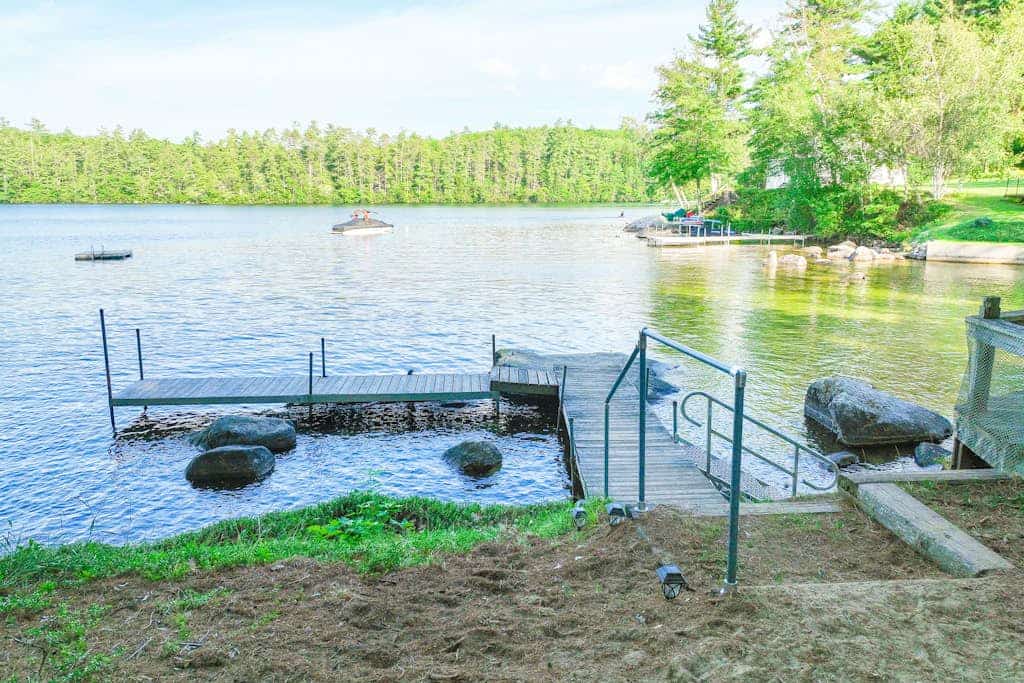 Lakefront cabin with private dock, 2 kayaks & panoramic views