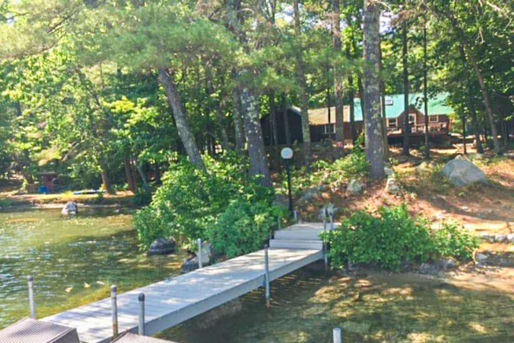 Private waterfront cabin with large deck, private dock, kayaks & gas grill