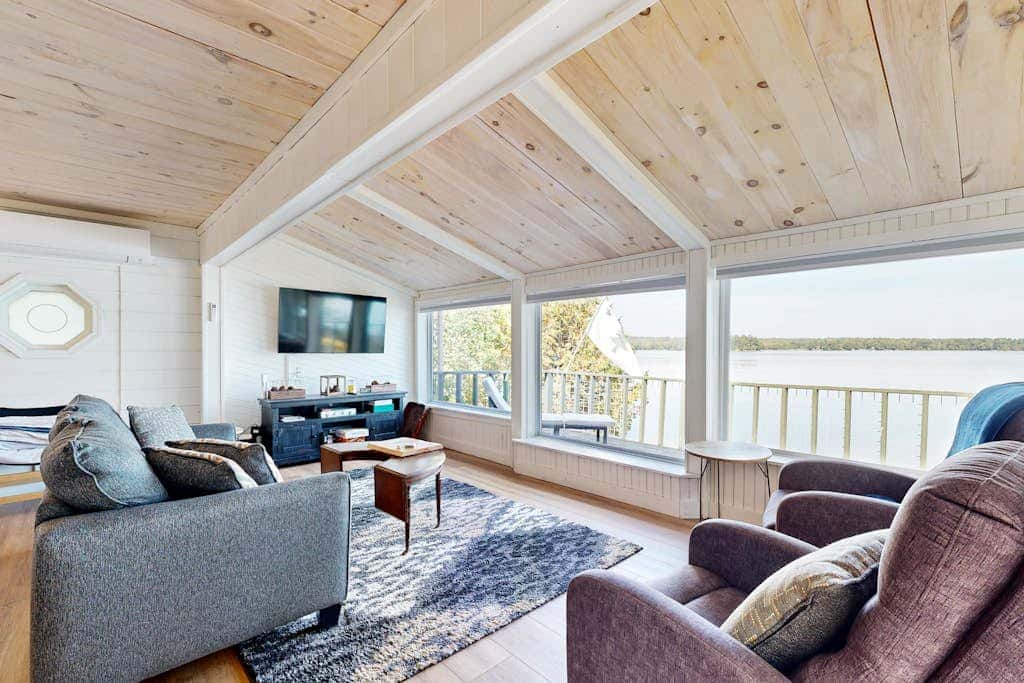 Dark Harbour Cottage