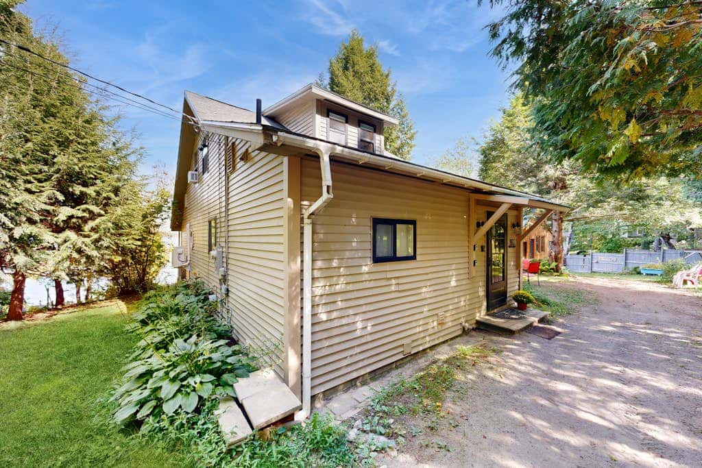 Dark Harbour Cottage
