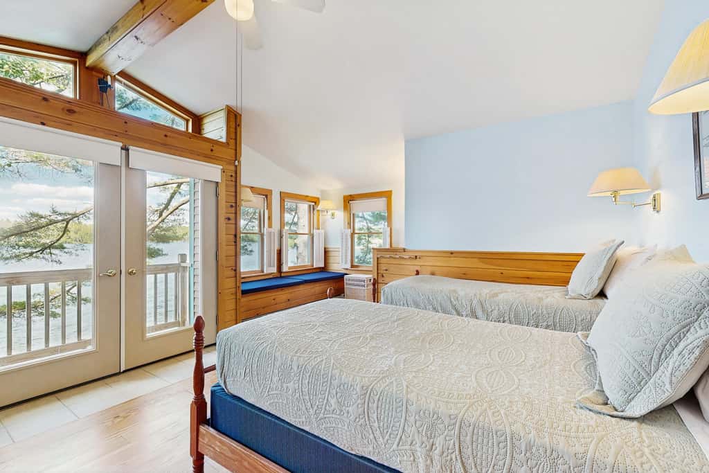 Lakefront Retreat