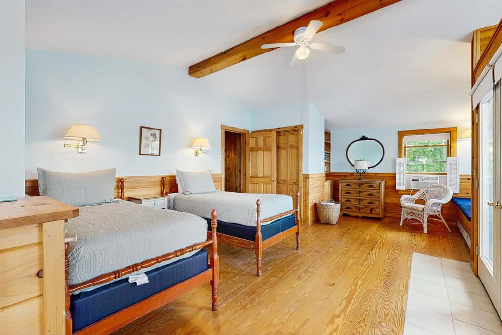 Lakefront Retreat