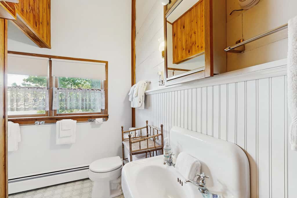 Lakefront Retreat