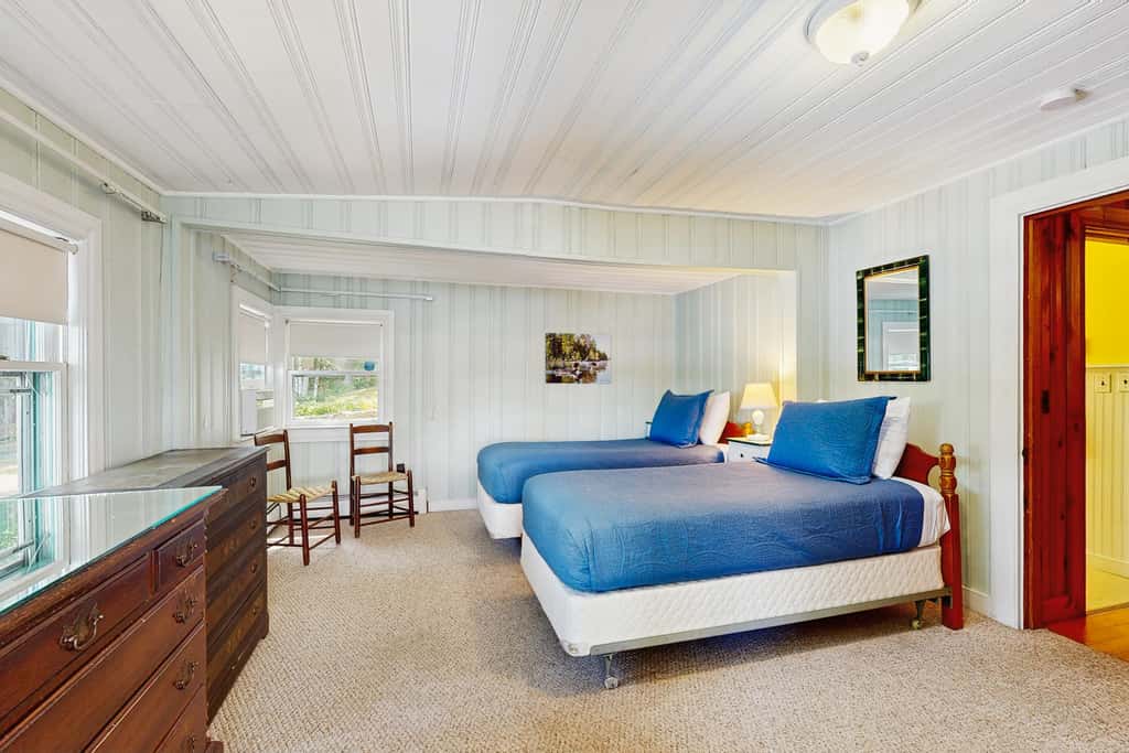 Lakefront Retreat