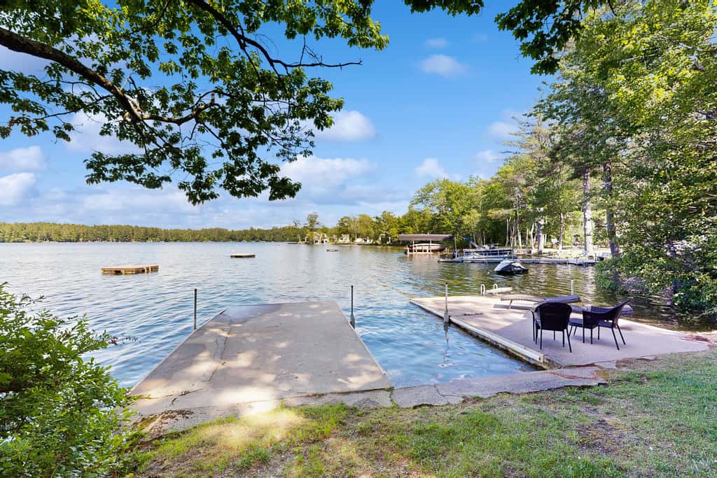 Lakefront Retreat