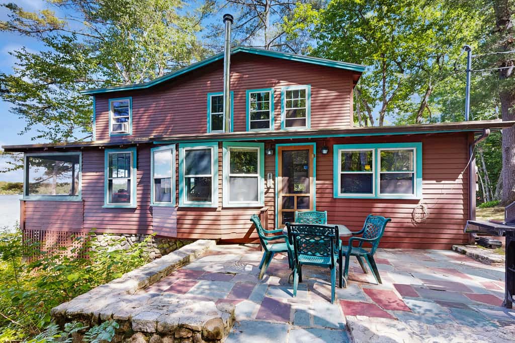 Lakefront Retreat