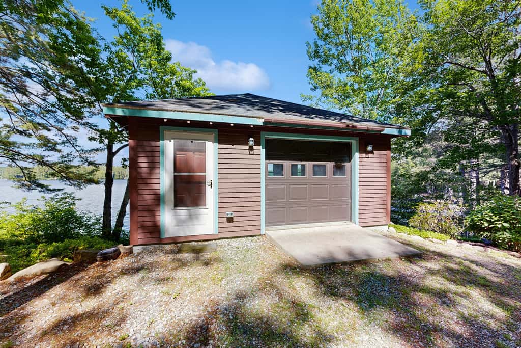 Lakefront Retreat
