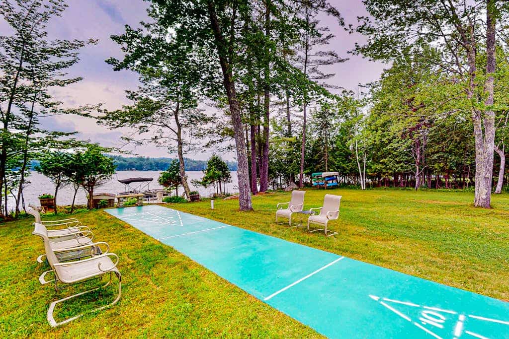 Lakehouse home with private dock, firepit, grill, kayaks and canoes