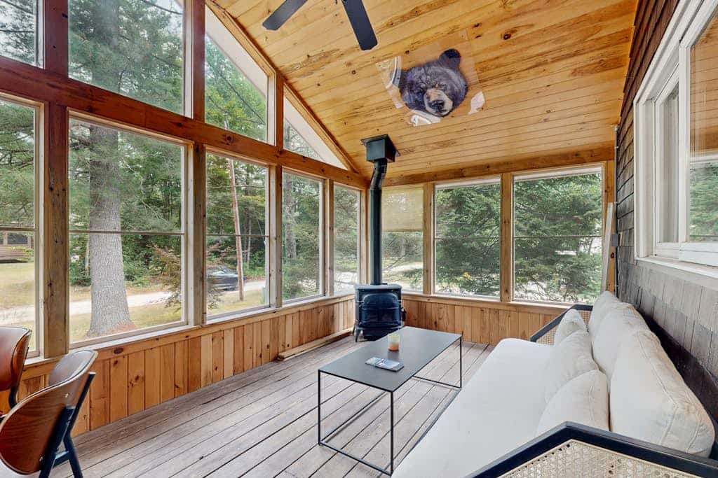 Awesome mountain chalet with a hot tub, fire pit, and room for the whole family
