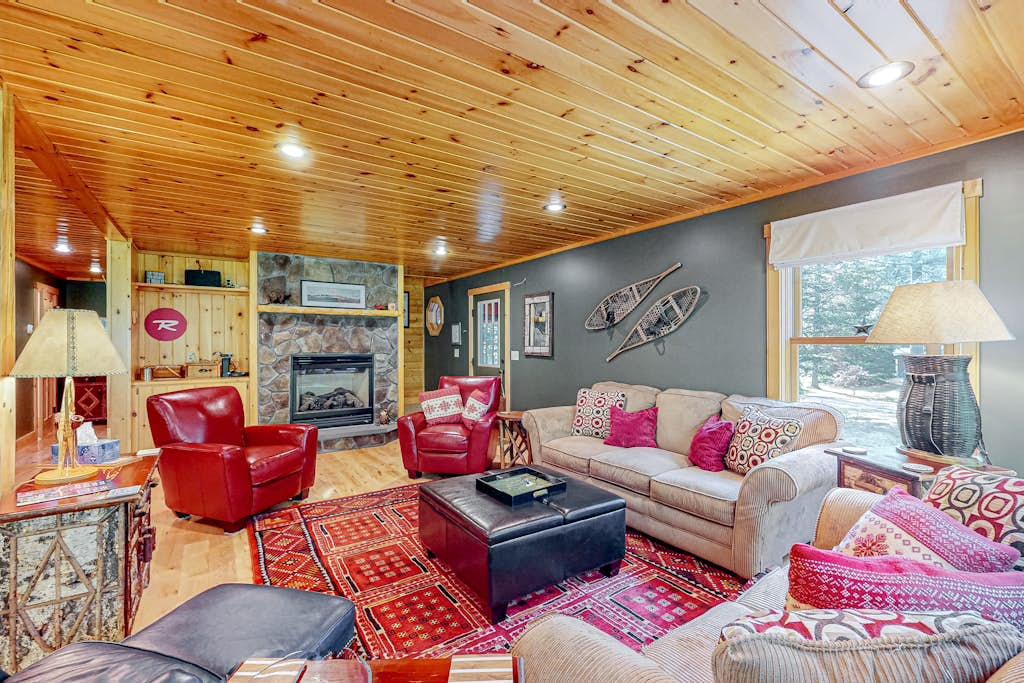 Pinecone Lodge