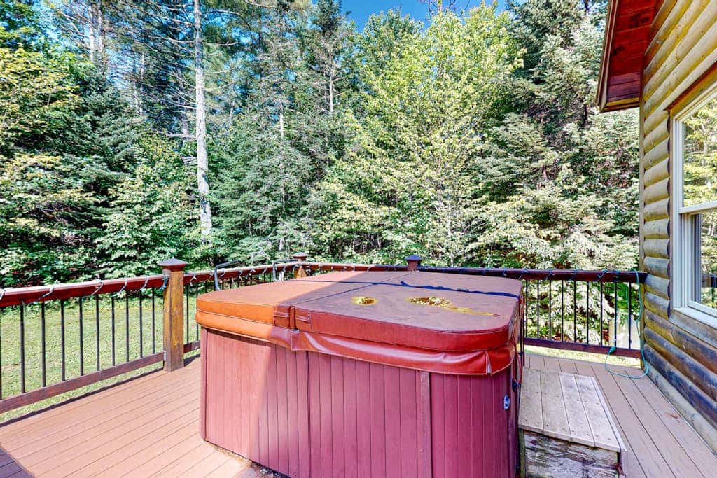 Pinecone Lodge