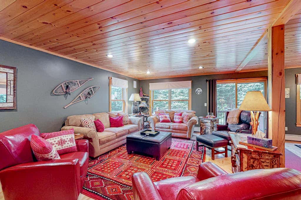 Pinecone Lodge