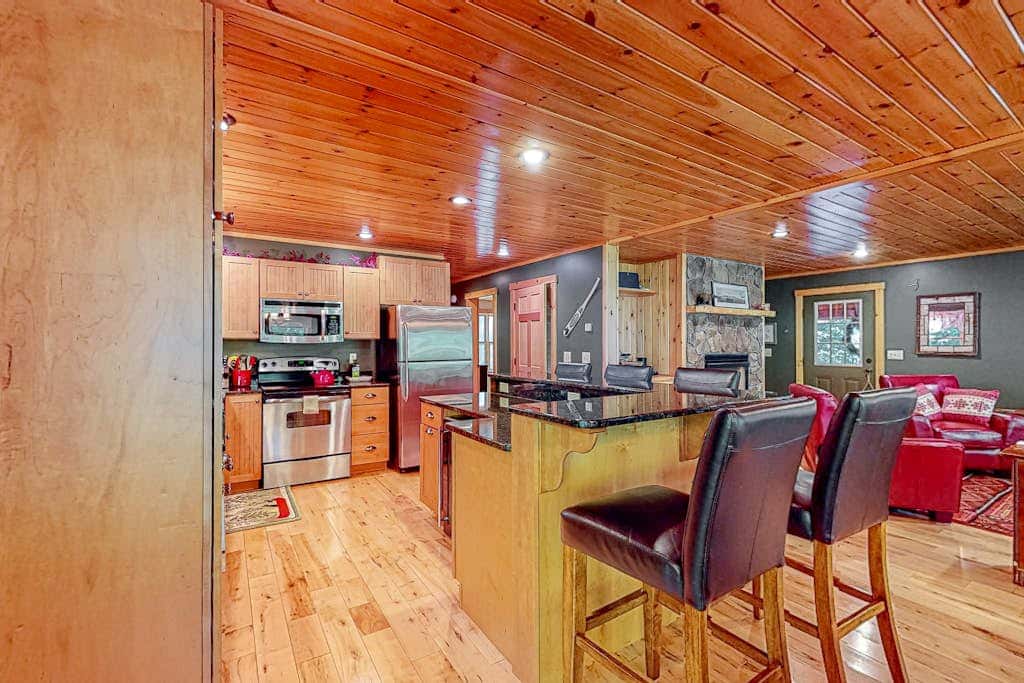 Pinecone Lodge