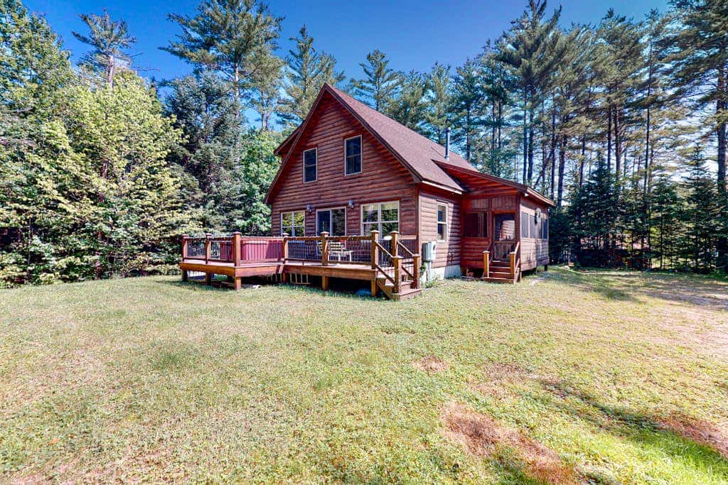 Pinecone Lodge