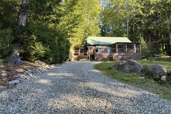 Charming Lakeview House with Deck, Cozy Fireplace and firepit