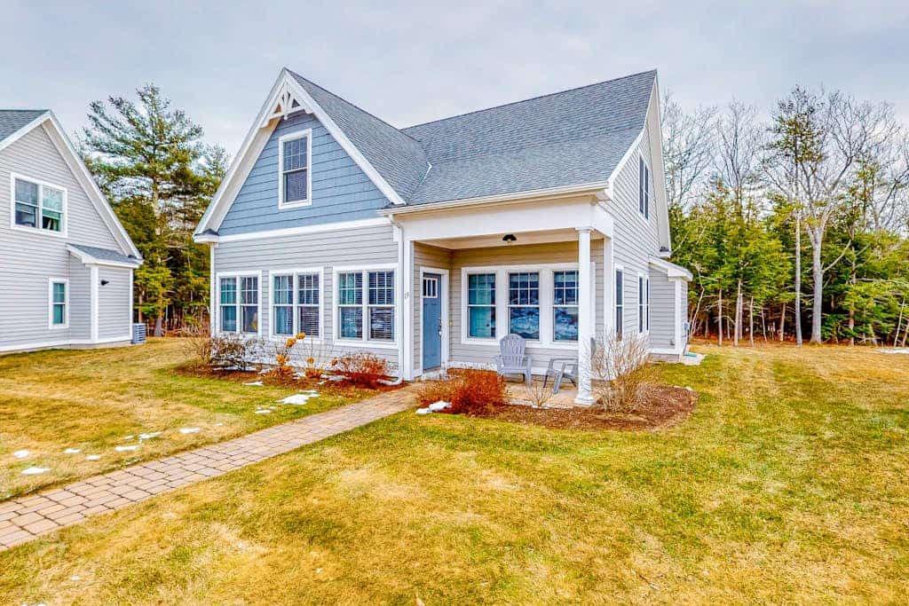 Polished home near the Kennebunks with pool, gym & game room