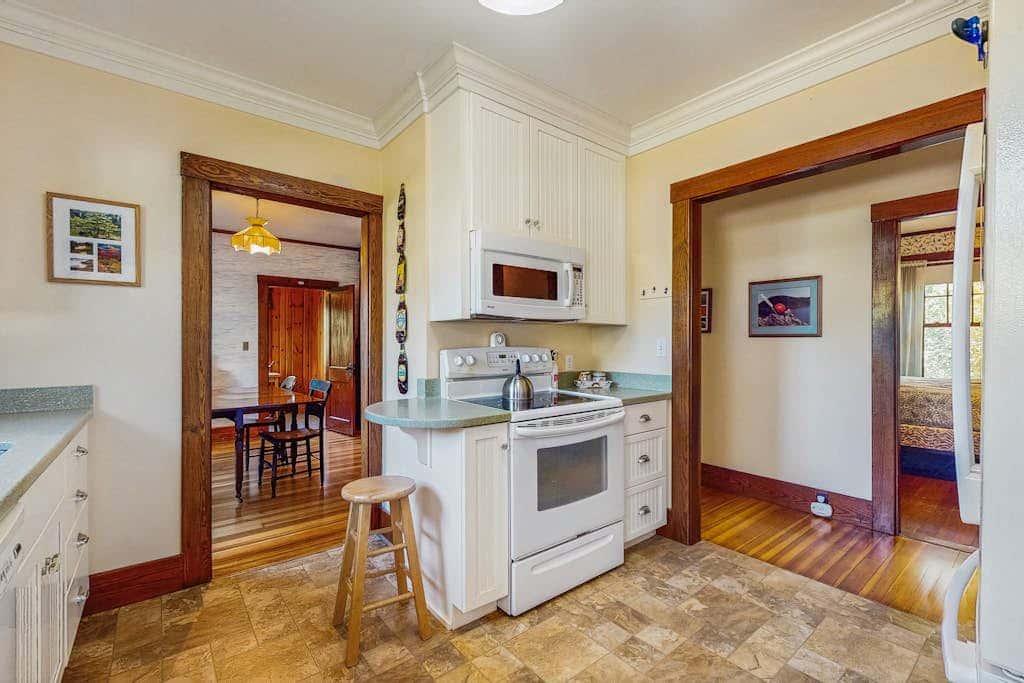Riverbank Manor