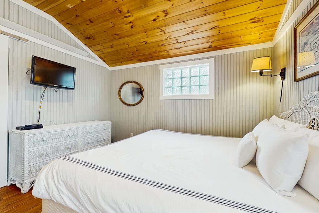 Shorelands Resort Cottage 40