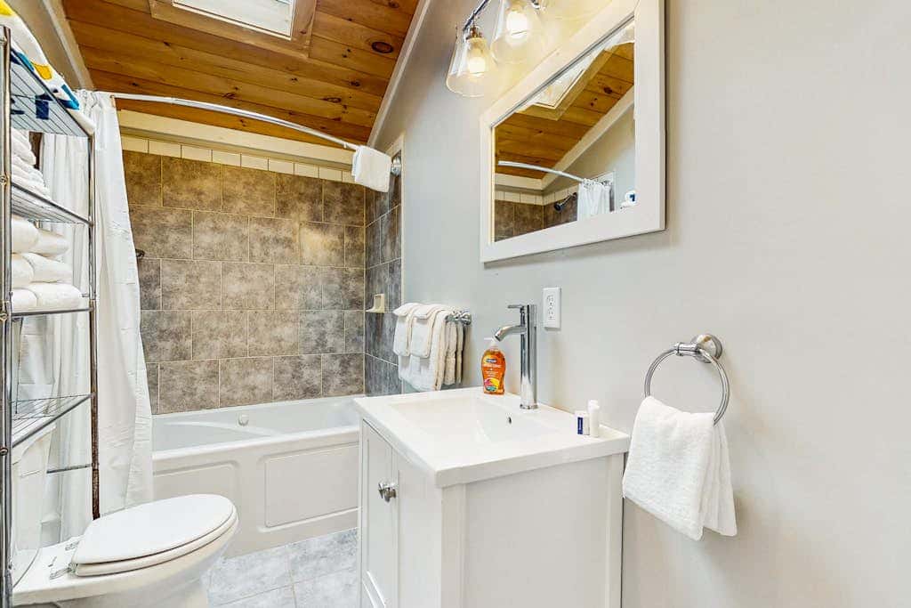 Shorelands Resort Cottage 40
