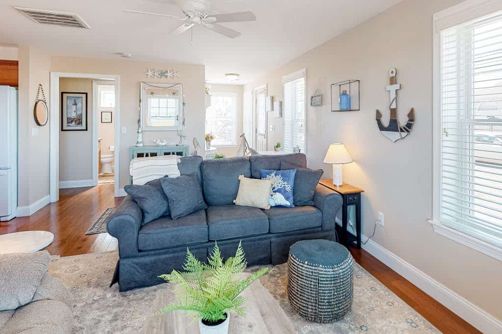 Bayfront nautical-themed home with central AC, washer/dryer, & gas grill