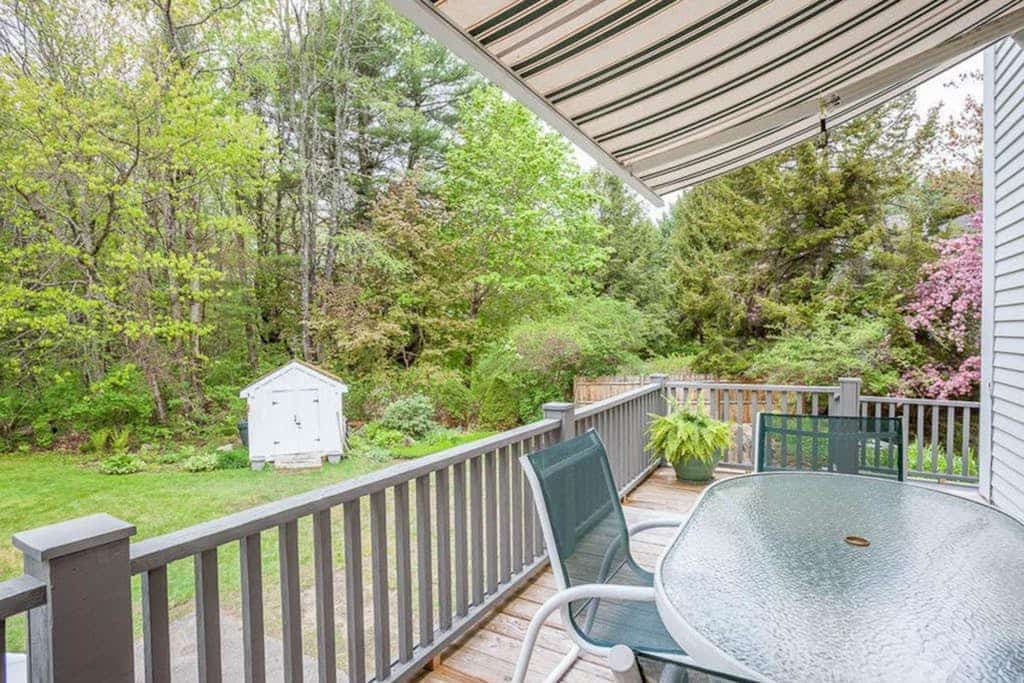 Idyllic Retreat near the Beach with Fast WiFi, Two Living Areas & Full Kitchen