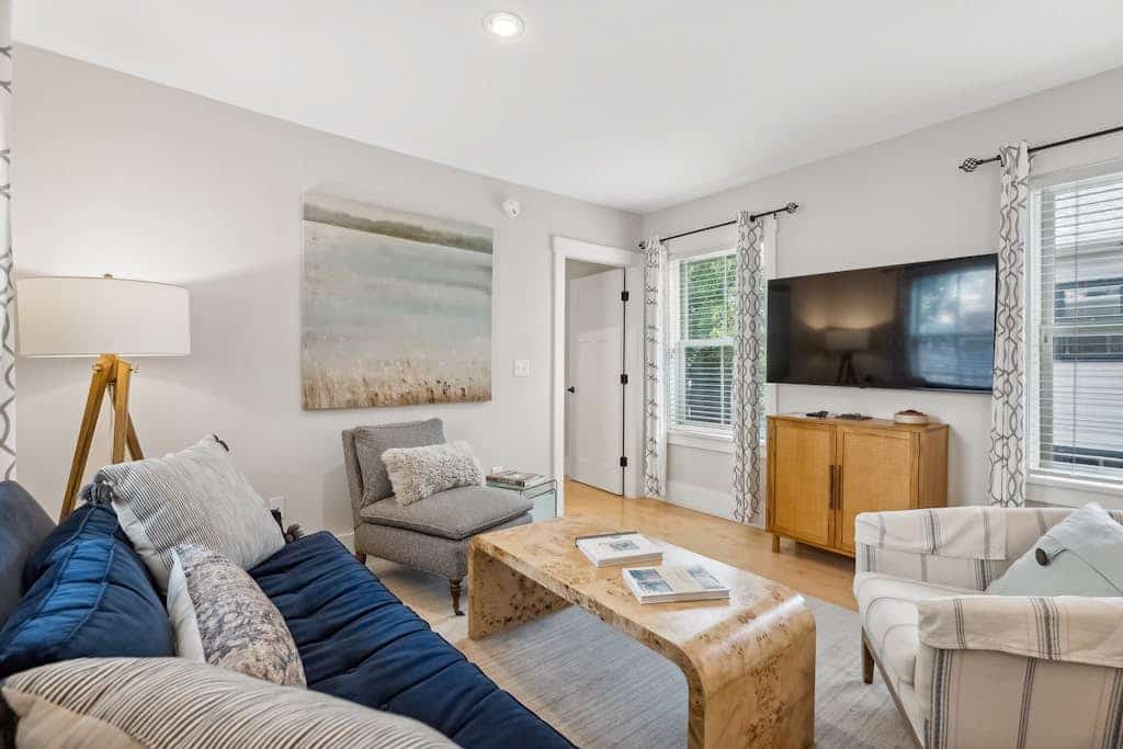 Renovated condo with prime West End location, 2 en suite bathrooms, & HGTV style