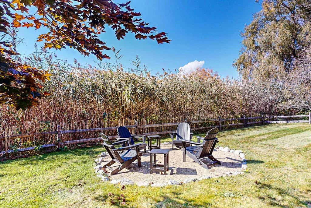 River view home within walking distance of the beach - grill, and yard