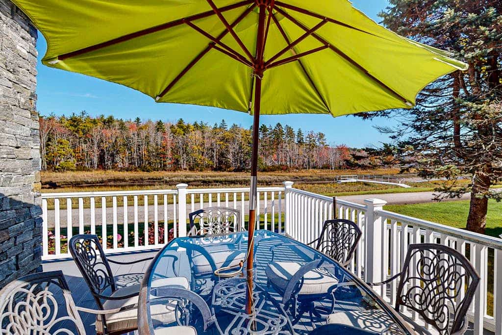 River view home within walking distance of the beach - grill, and yard