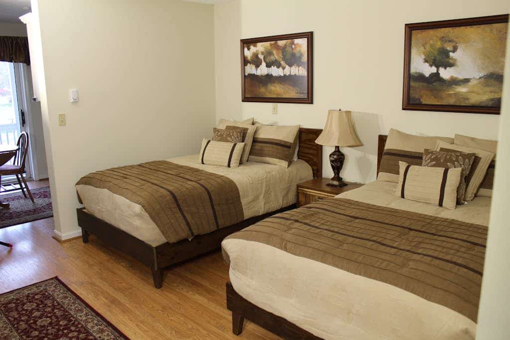 Studio condo with screened porch and seasonal pool/pool table - near beaches