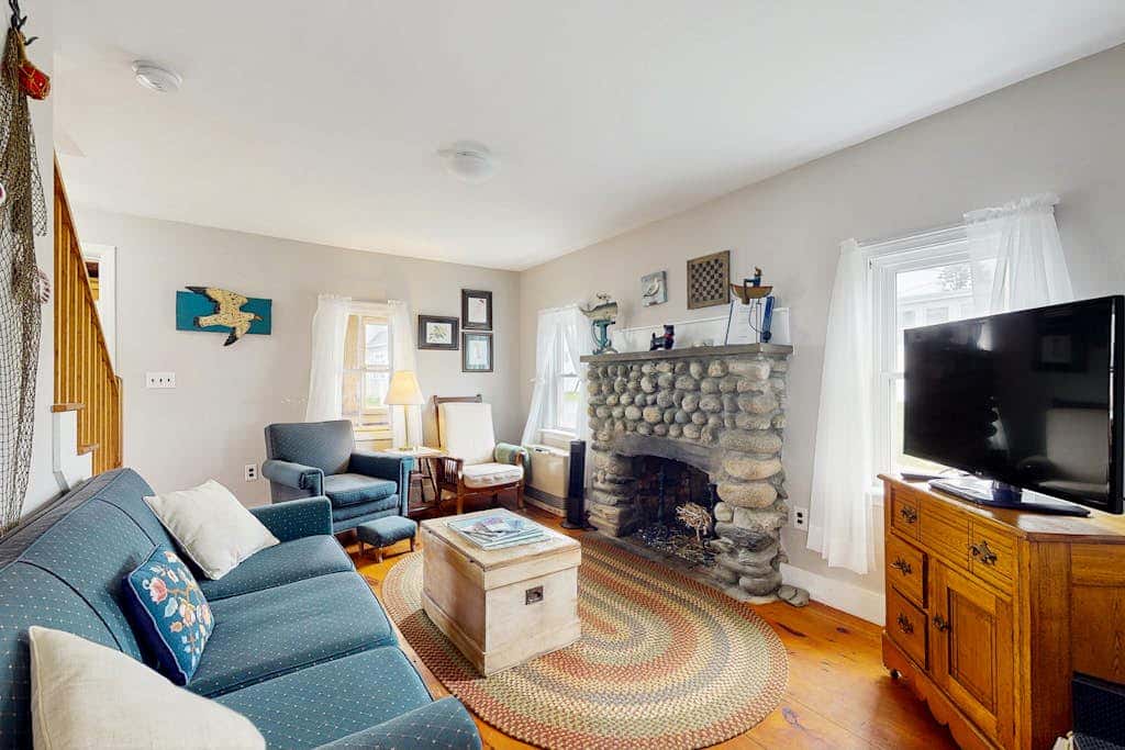 Cottage on the Cove