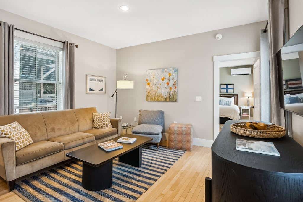 Gorgeously renovated, 2-condo property in the West End - walk everywhere