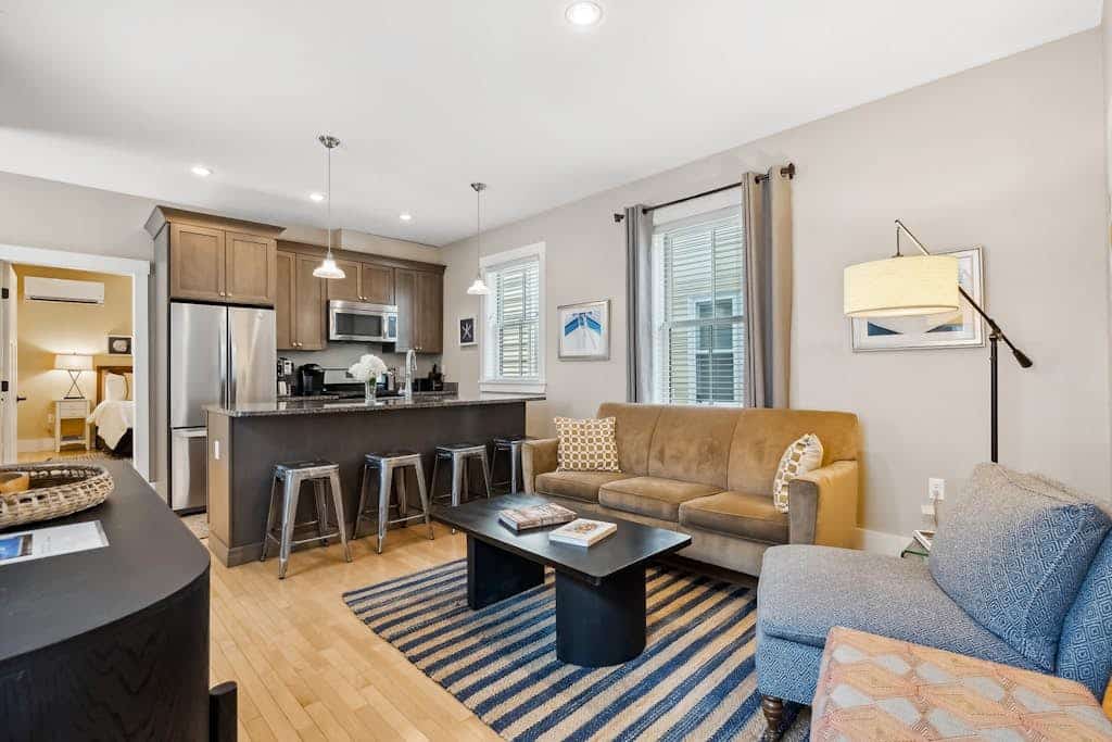 Gorgeously renovated, 2-condo property in the West End - walk everywhere