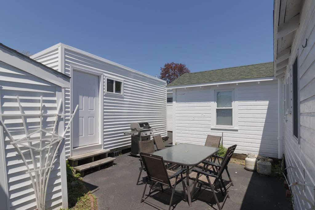 Charming cottage with washer/dryer and  patio - walk to Long Sands Beach