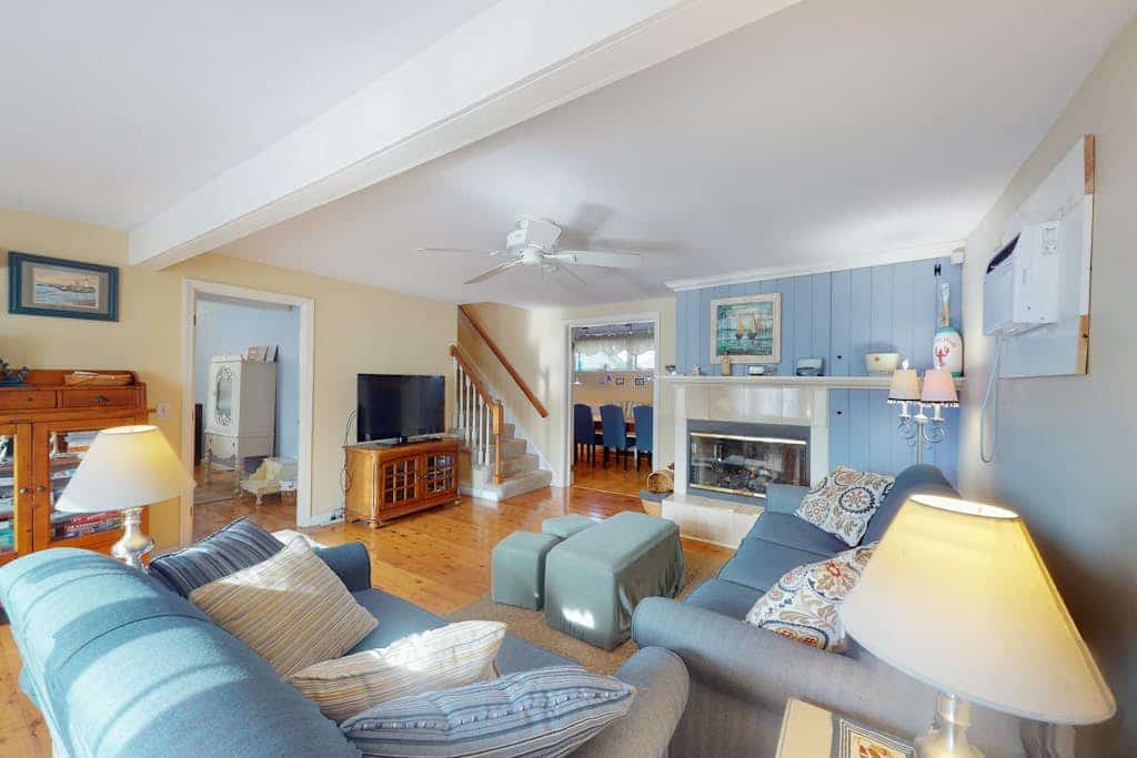 Charming cottage with washer/dryer and  patio - walk to Long Sands Beach
