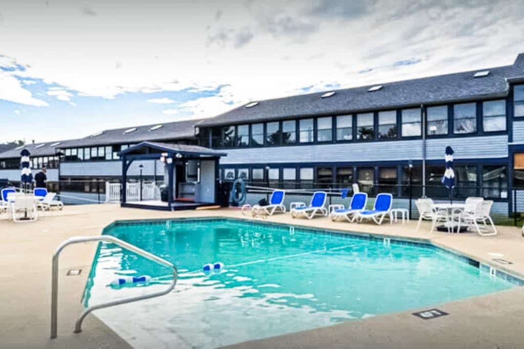 Charming Condo with Pool, Hot Tub, Tennis Courts, and EV Chargers