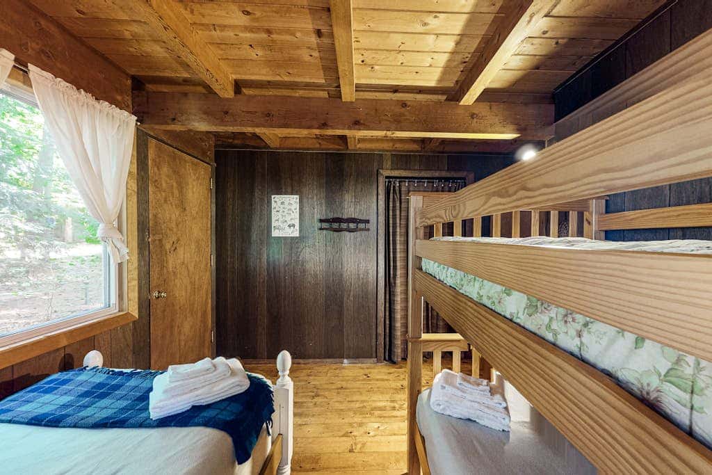 Cabin on Long Pond