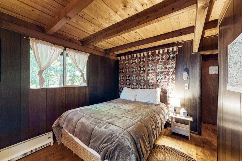 Cabin on Long Pond