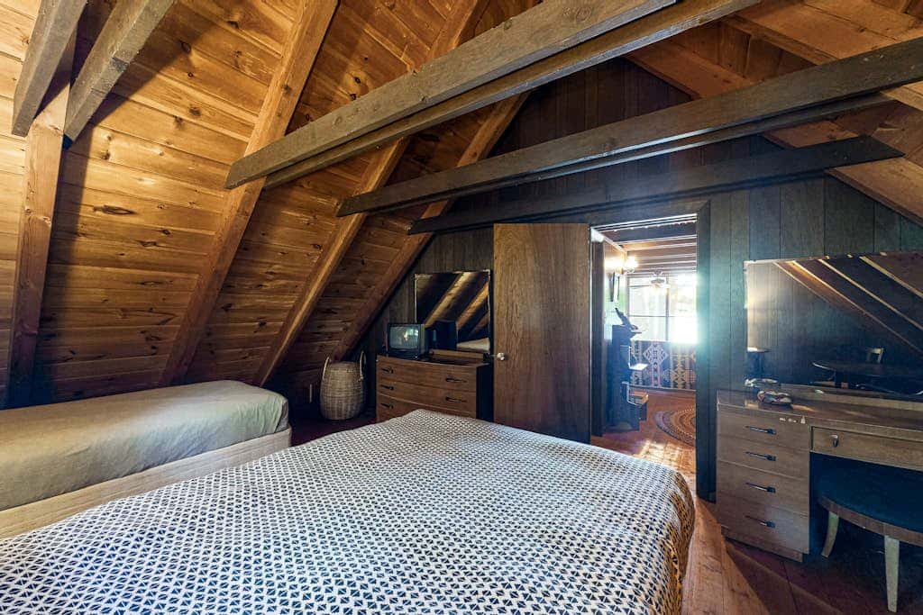 Cabin on Long Pond