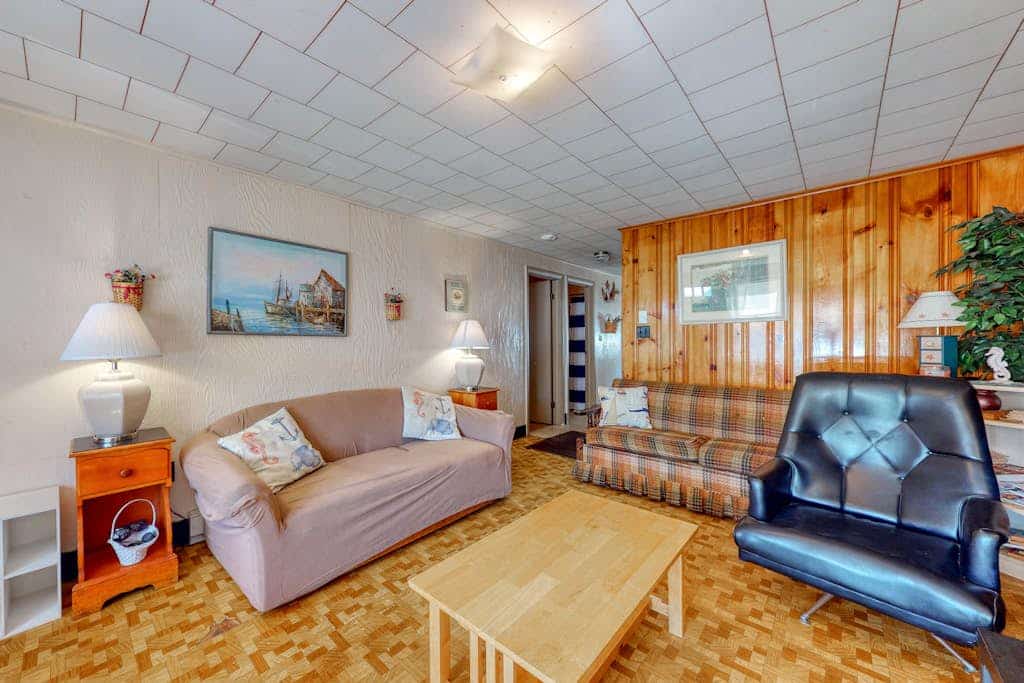 Coastal gem with free WiFi, backyard, & patio - walk to beach