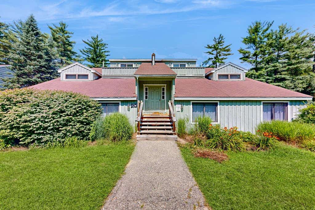 Comfort, convenience & amenities: close to skiing, hiking & shopping