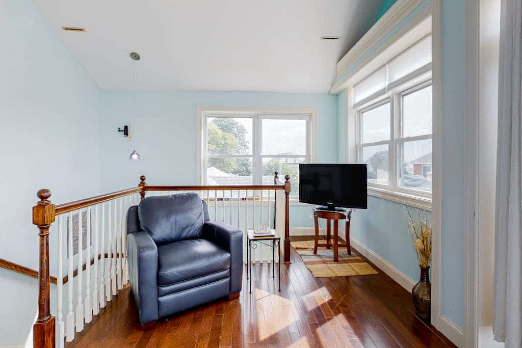 Coastal marsh-view getaway with 2 decks, grill, AC & W/D - walk to beach