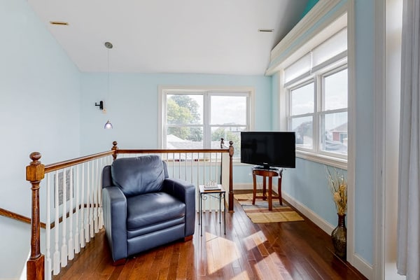 Coastal marsh-view getaway with 2 decks, grill, AC & W/D - walk to beach