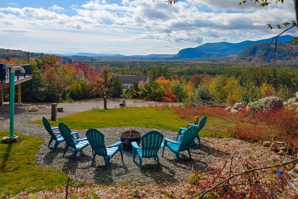 Newly built home with gas fireplace, firepit and central A/C