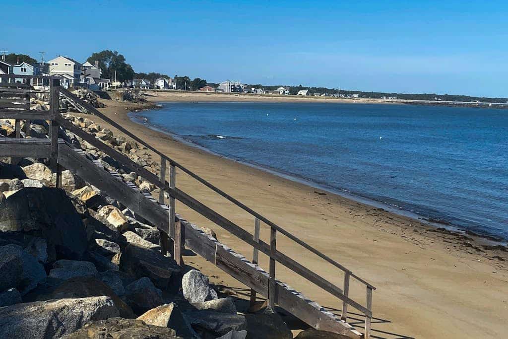 Ocean and Sunset Views: semi private sandy beach, close to dining & Route 1